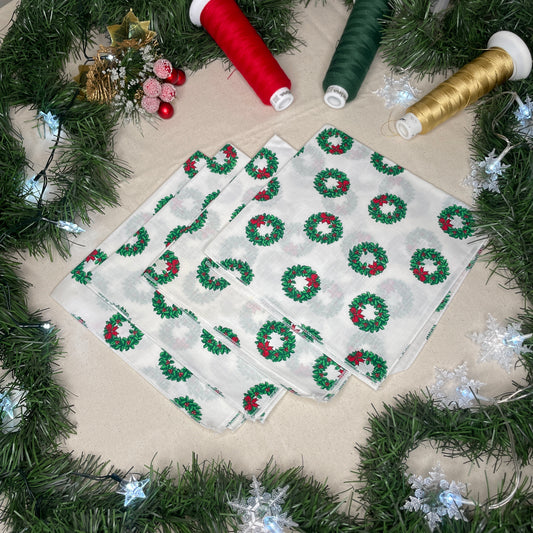 4 Mini Wreath Dinner Napkins